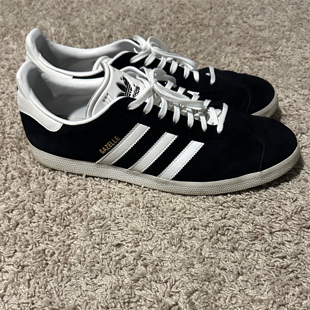 Adidas Men's Black and White Gazelle Sneaker